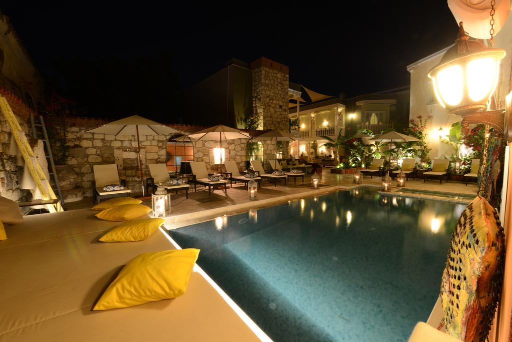 Marge Hotel Cesme Bagian luar foto
