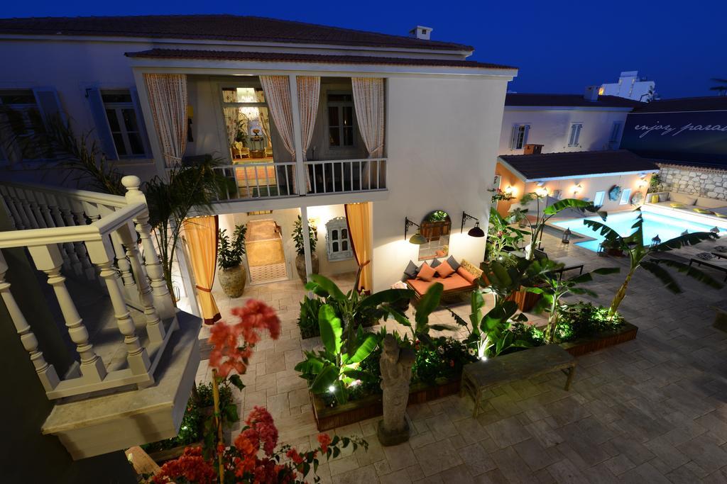 Marge Hotel Cesme Bagian luar foto