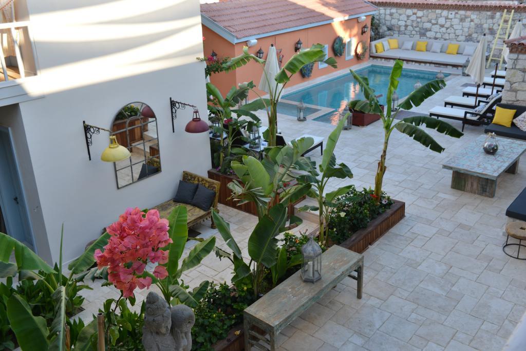 Marge Hotel Cesme Bagian luar foto