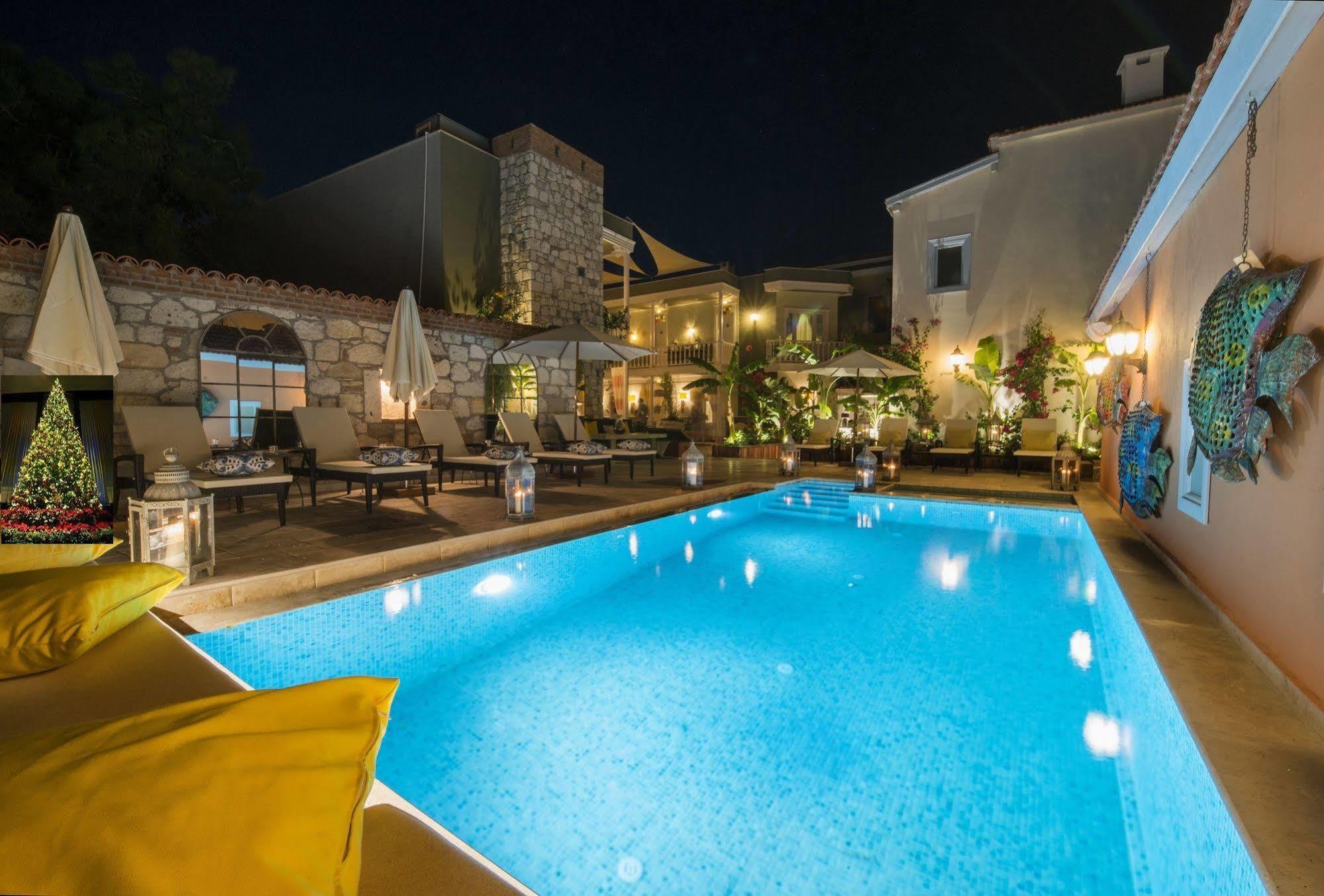 Marge Hotel Cesme Bagian luar foto