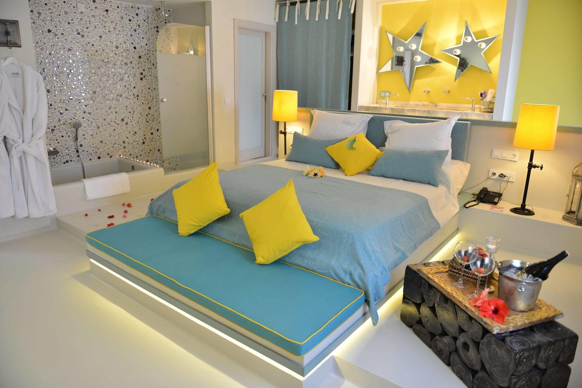 Marge Hotel Cesme Bagian luar foto