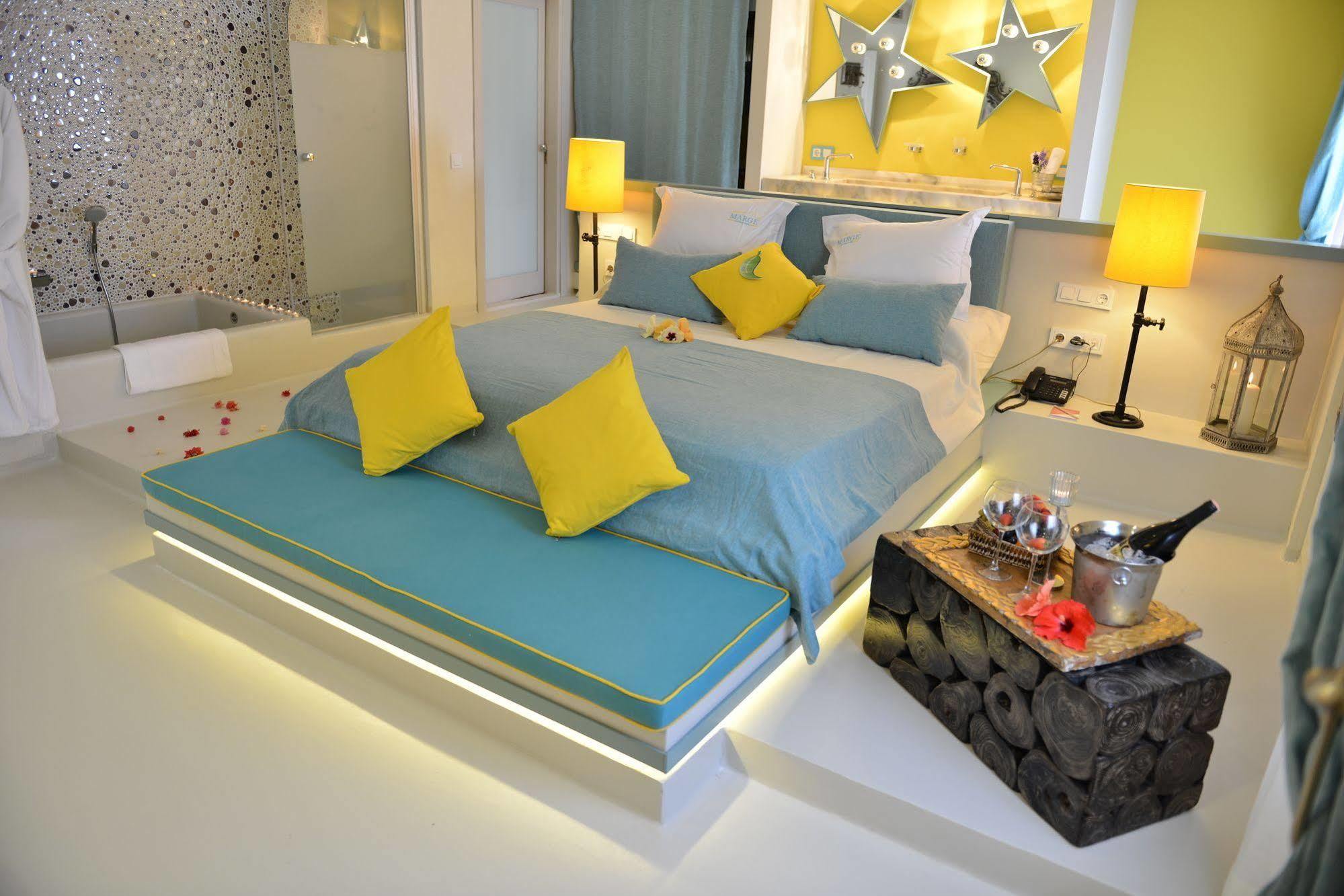 Marge Hotel Cesme Bagian luar foto